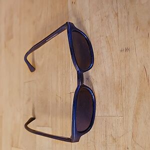 Blue KD sunglasses. Tote 5.